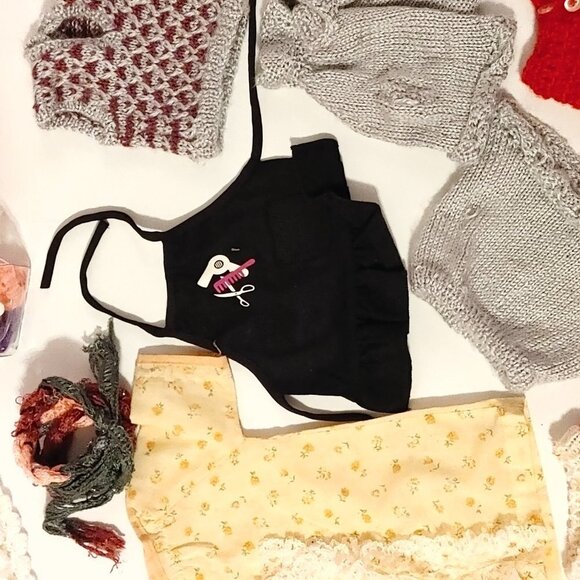 CUTE AMERICAN GIRL DOLL Clothing Lot 11 Piece Lot with Knitting Needle PVC Bag - Picture 11 of 13